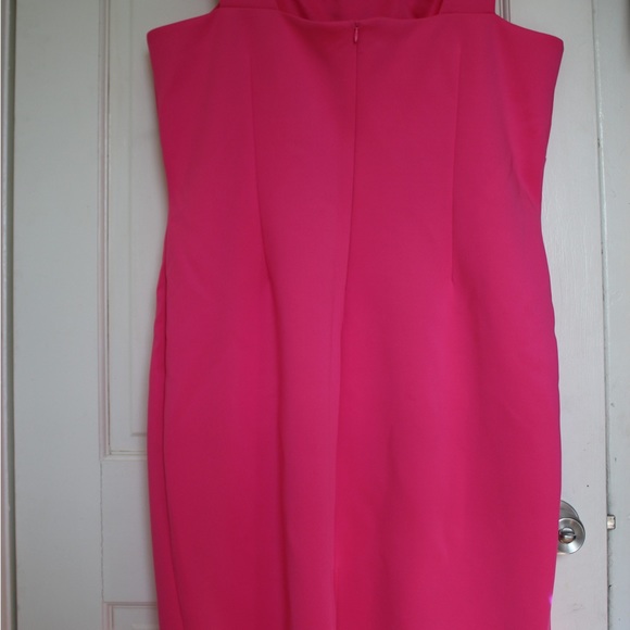 Formal cocktail dress with 3 floral appliqués in front. - Picture 6 of 13